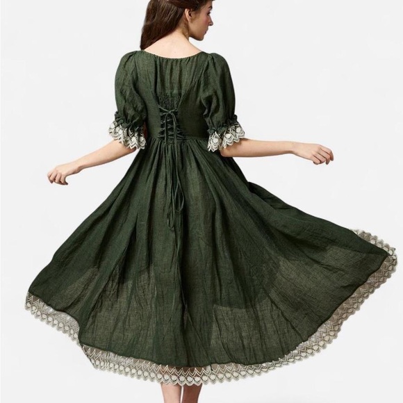 Linennaive ELOWEN 27 lace linen gown - Picture 3 of 7